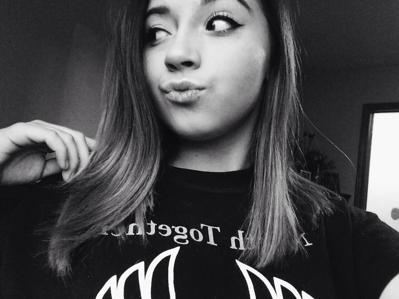 Cute Brunette #RKfsKQtm