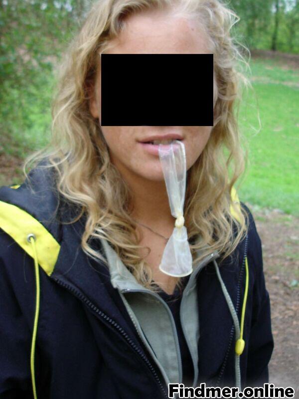 Junge Mutter bläst nur mit Kondom #g85n6TpM