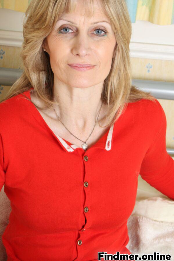 Ila Jane – the sort of GILF you'd meet in a supermarket 3 #Let1IeQ6